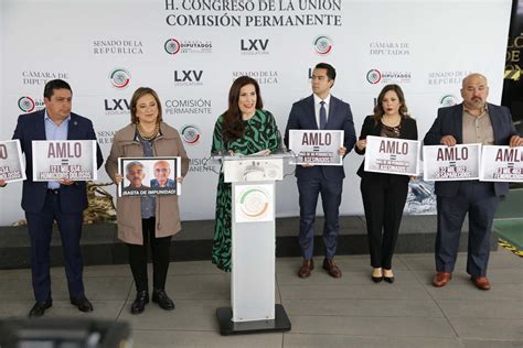 Conferencia De Prensa De Senadoras Y Diputados Del PAN Previa Al