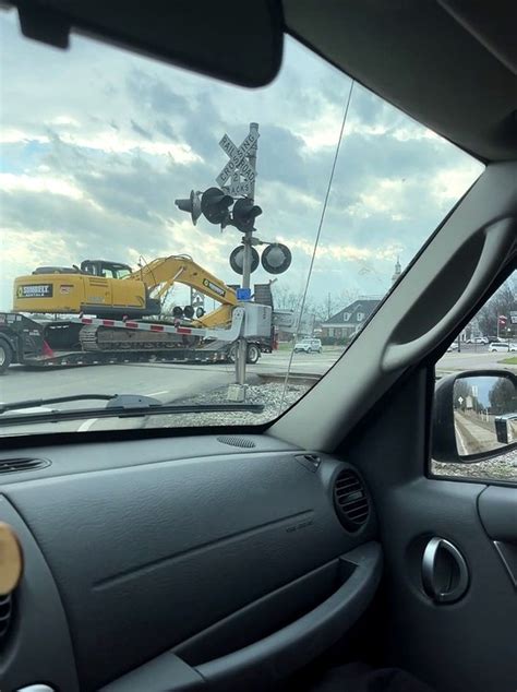 Train Collides With Semi Truck Stuck On Tracks Video Dailymotion