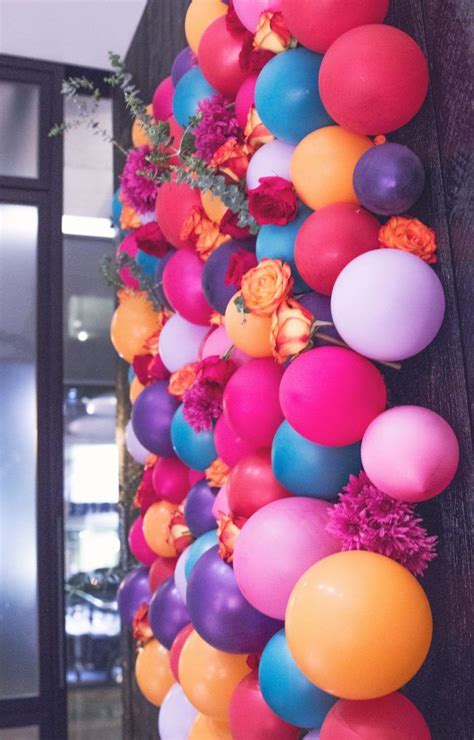 Floral Balloon Backdrop DIY by thesarahjohnson.com | Balloon backdrop, Floral balloons, Diy backdrop