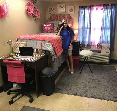 Goldenxchyna💗👋 Snap Gabbywoe👻🤪 College Dorm Room Decor Cool Dorm