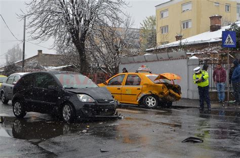 Craiova Accident la intersecţia străzilor Vasile Alecsandri şi