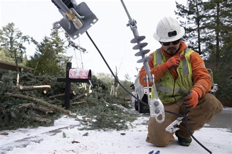 The Pacific Northwest Braces For A New Round Of Ice And Freezing Rain