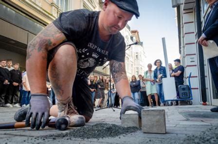 Gedenken an den Holocaust Neue Stolpersteine in Lüdenscheid verlegt