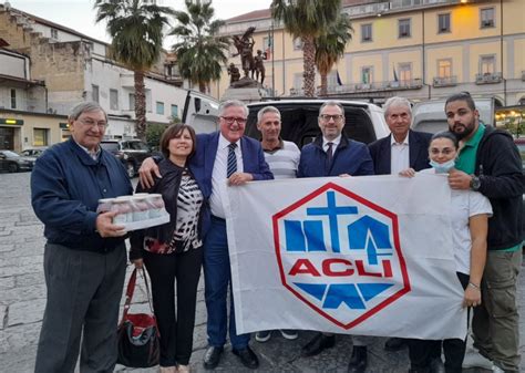 Aversa Le Acli Dona Generi Alimentari Alla Caritas Diocesana Di Aversa