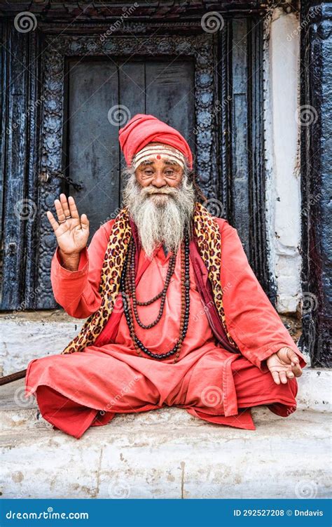 Sadhu Cubierto De Ceniza Y Pintura Corporal Templo Pashupatinath