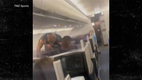 Video Authorities investigate former boxer Mike Tyson for airplane ...