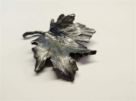 Steel Sheet Metal Maple Leaf Paper Weights Wrought Iron Metal Art