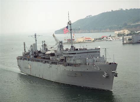 Starboard Bow View Of The Us Navy Usn Yellowstone Class Destroyer