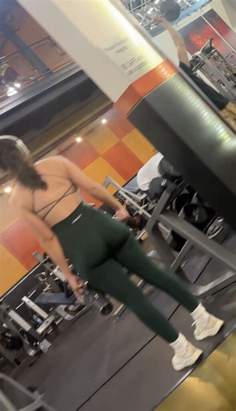Sexy Ass In Green Leggings At The Gym Forum