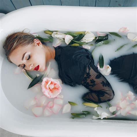 40 Milk Bath Photography Tips For Amateurs Milk Bath Photography