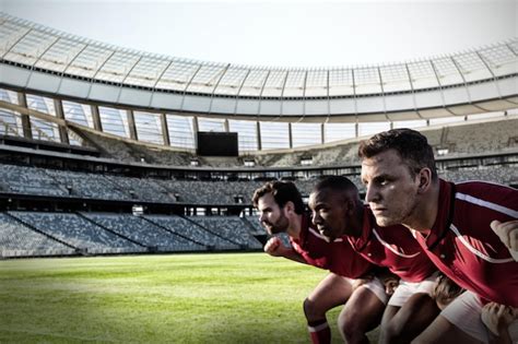 Imagen Compuesta De Diversos Jugadores De Rugby En El Campo Foto Premium