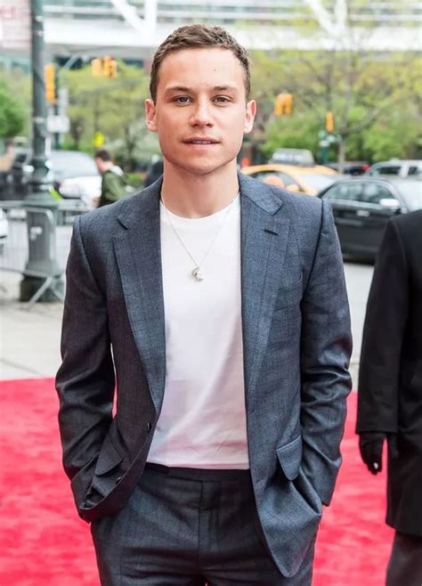 Peaky Blinders Star Finn Cole Doesnt Want Women To Glorify His Muscles