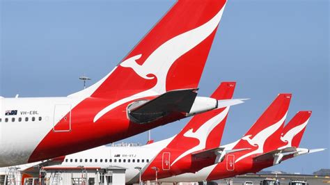 Qantas Flight 1871 From Townsville To Brisbane Diverts To Rockhampton The Australian