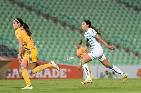 Olga Trasviña 5001596 Santos vs Tigres J17 A2021 Liga MX femenil