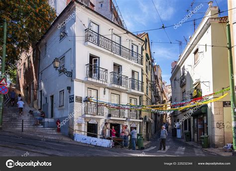 Lisbon Portugal November 2011 Street Scene Alfama Neighborhood Popular