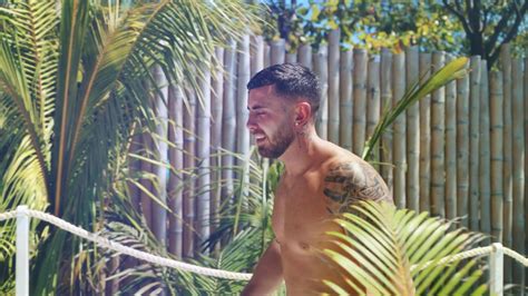 AusCAPS Billy Field Nude In Dating Naked UK Stripping Off