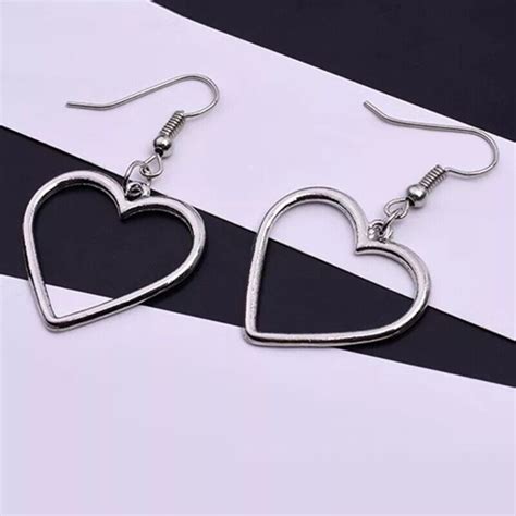 Temperament Dangle Earrings Simple Hollow Heart Pendant Earrings