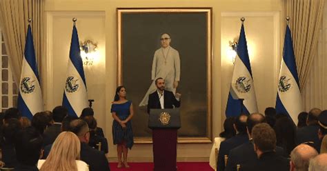 Pese a que la constitución lo prohíbe anuncia Nayib Bukele que buscará