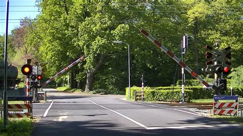 Spoorwegovergang Hulshorst Dutch Railroad Crossing Youtube