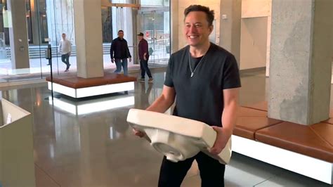 ‘chief Twit Elon Musk Arrives At Twitters Headquarters ‘let That