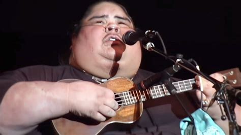 Israel "IZ" Kamakawioʻole - White Sandy Beach (Live at the Waikiki ...