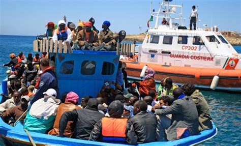 la mediterranee cimetiere des migrants  refugies business  finances