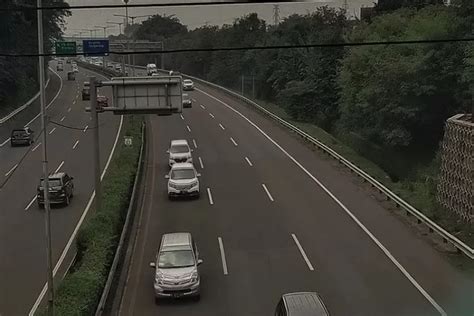 Arus Mudik Lebaran Di Tol Jakarta Merak Pada H Volume Kendaraan