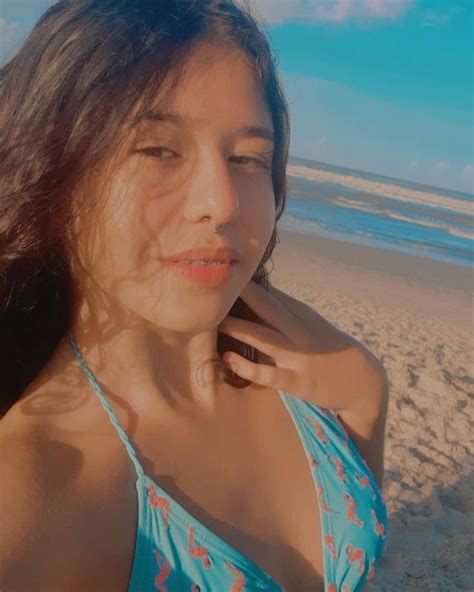 Hot Sexy Eduarda Mascarenhas Bikini Pics