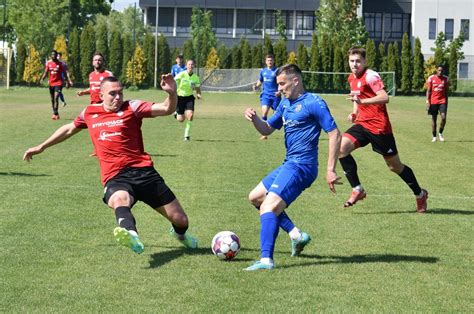 BS Leśnica 4 Liga Opolska LZS Piotrówka rozbił Odrę II Opole