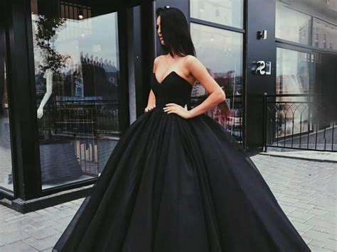 So Ar Con Novia Vestida De Negro