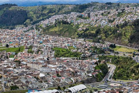 Foto De Stadtviertel La Loma La Tola Alta Und Nueva Tola Bella Quito