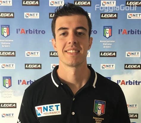 L R Vicenza Pro Vercelli Arbitra Luca Cerchi Di Carbonia