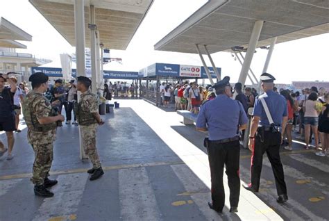 Allerta Antiterrorismo Controlli Al Porto Di Napoli La Repubblica