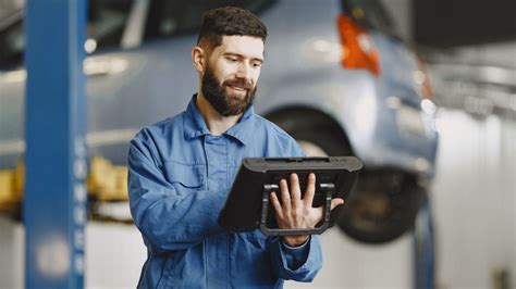 5 Reasons Car Blowing Hot Air Through Vents When AC Is Off VehicleChef