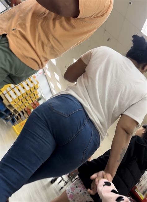 Latina Milf In Tight Jeans At The Grocery Store Tight Jeans Forum
