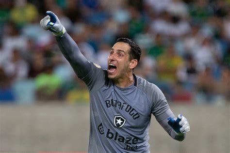 Em Fim De Contrato O Botafogo Gatito Revela Sondagens De Palmeiras