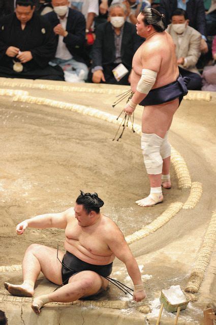 朝乃山、照ノ富士との6度目対戦も勝てず「横綱の相撲は絶対に負けないという気持ち出てる」【大相撲夏場所】：中日スポーツ・東京中日スポーツ