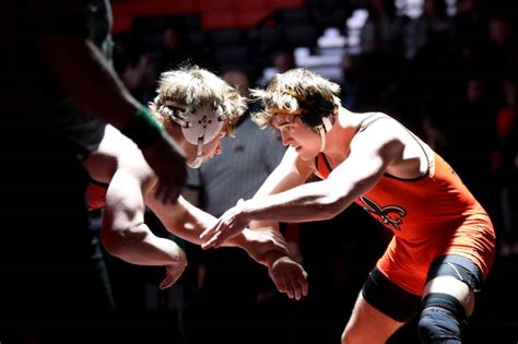 Photos St Charles East Wrestling Hosts Batavia In Dual Meet Shaw Local