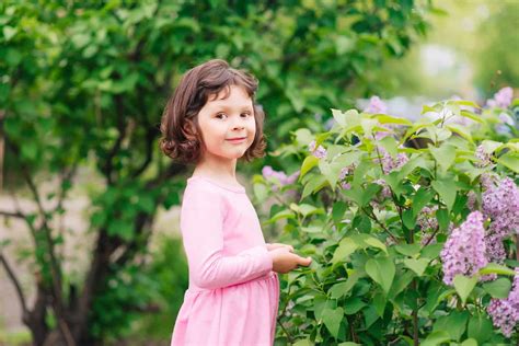 100 Fantastic Girl Names That Start With F With Meanings
