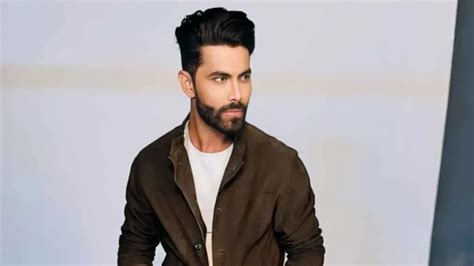 Ravindra Jadeja Age, Height, Weight, Family, Wife, Net Worth, Biography & More » Biography Wallah