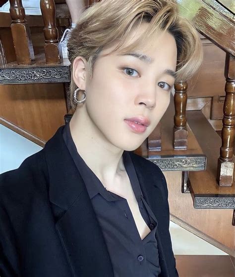 Pin by Taisija l on Некто Blonde hair jimin Jimin selca Park jimin