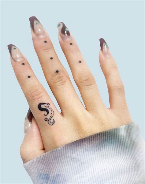 Top Sun And Moon Finger Tattoos In Cdgdbentre