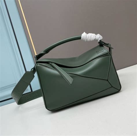 Loewe Сумка - купить с доставкой по выгодным ценам в интернет-магазине ...