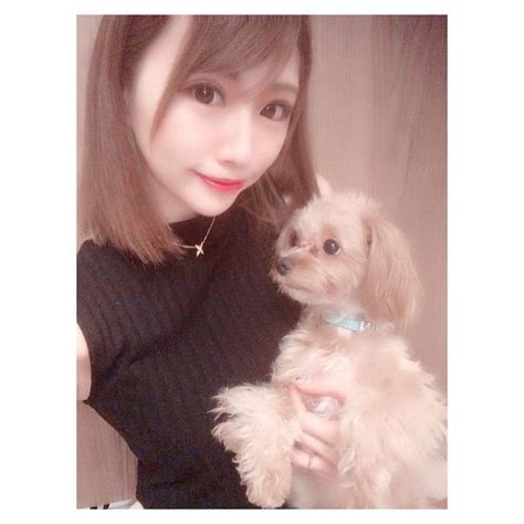 一ノ瀬恋さんのインスタグラム写真 一ノ瀬恋instagram「ぷりんぼっちゃん🐶 ぺろぺろ犬だわん。 愛犬マルプーぷりんぷ