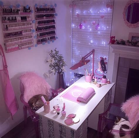 Pink Beauty Room Design