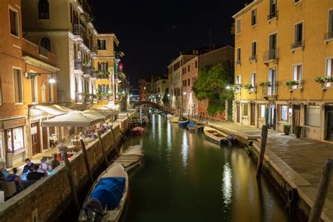 Veneza à Noite Itália Cenário Do Grande Canal à Noite Fotografia