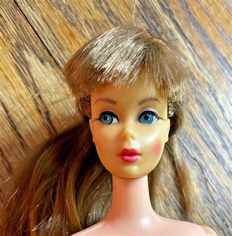 Brunette Twist N Turn Barbie Rooted Eyelashes Blue Eyes Japan Side Glance