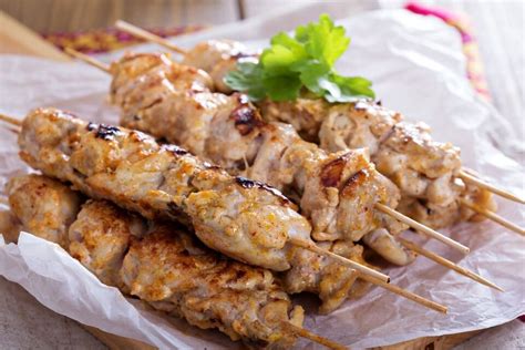 Kebabs De Pollo Marinadas En Yogurt