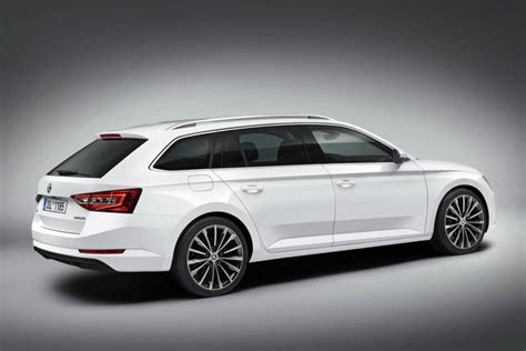 Skoda Superb Svelata La Wagon Alvolante It