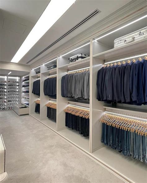 Pin De Danieli Em Ideia Para O Closet Closets De Luxo Casas De Luxo